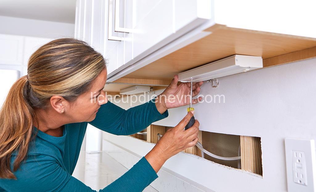 Install Under-Cabinet Lighting: Step-by-Step Guide - lichcupdienevn.com