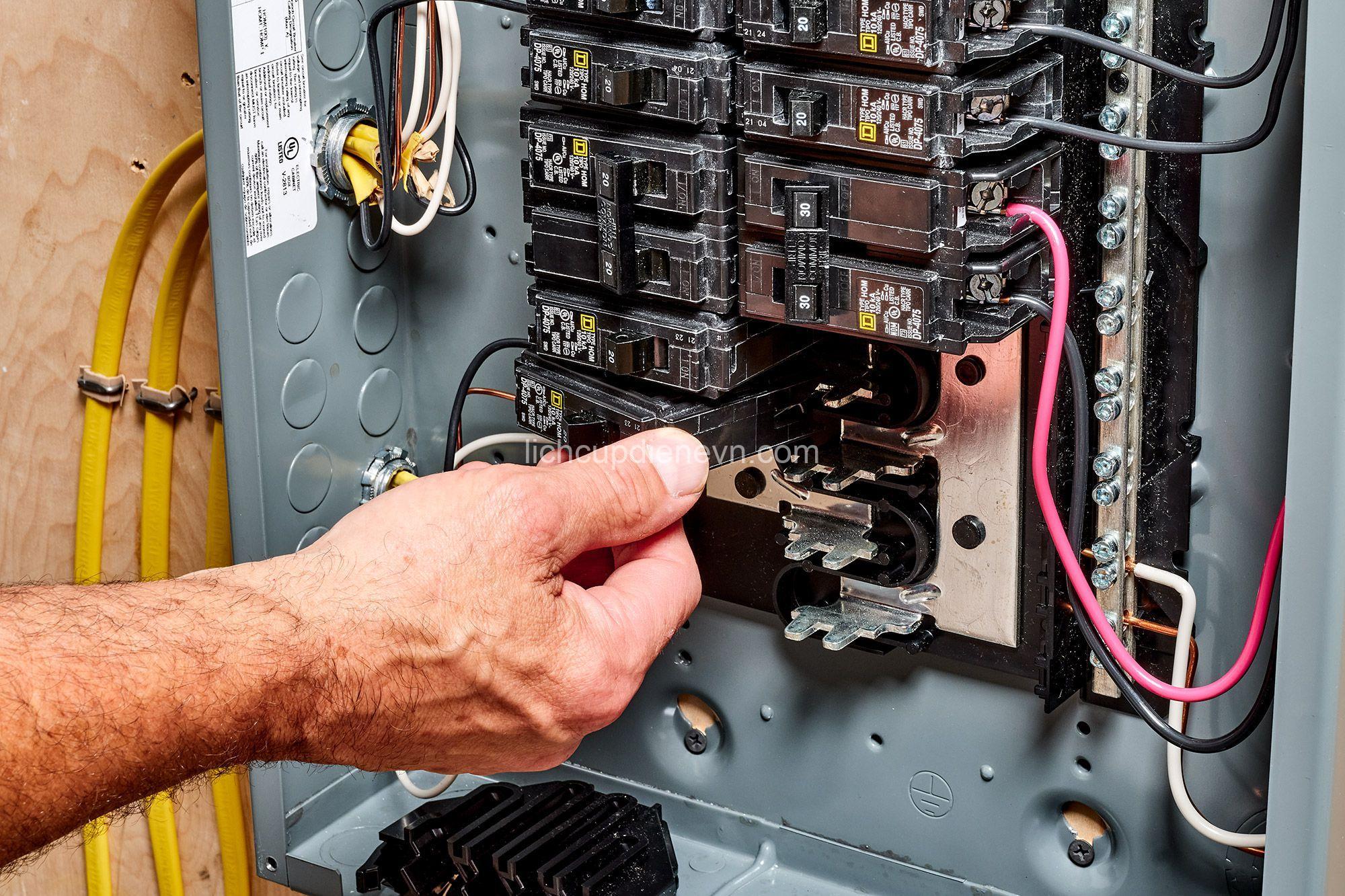 How to Replace a Circuit Breaker: Step-by-Step Guide & Safety Tips